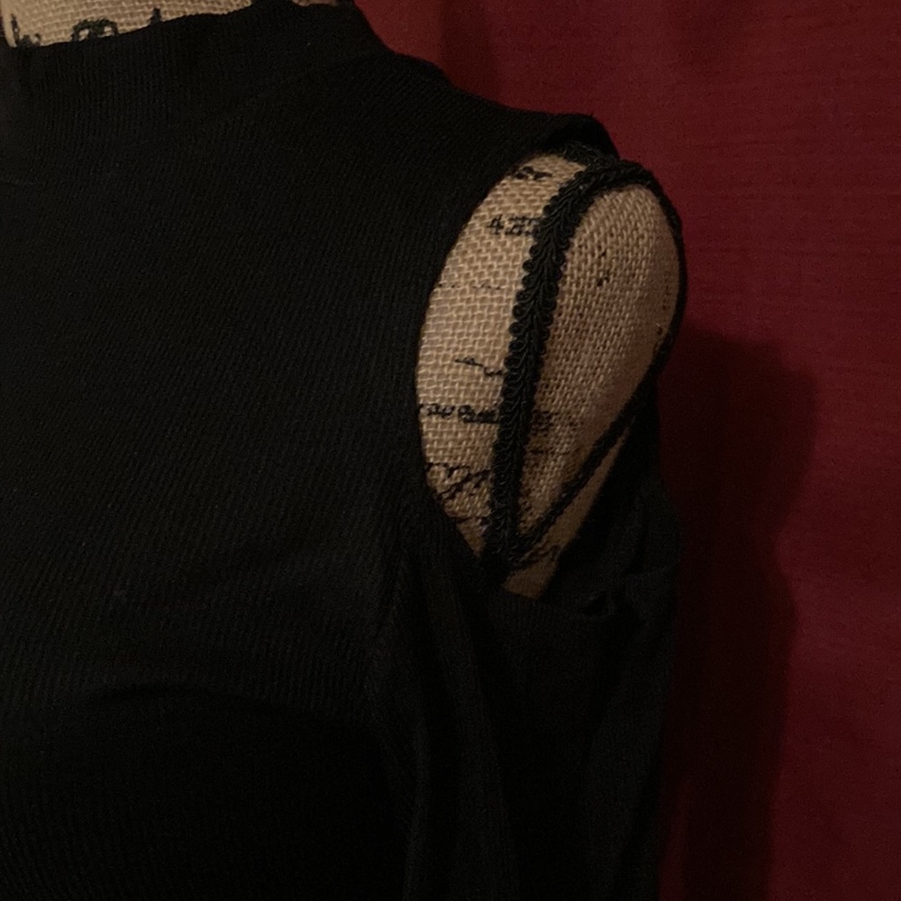 ❌SOLD Classy Cold Shoulder Top - Picture 2 of 7